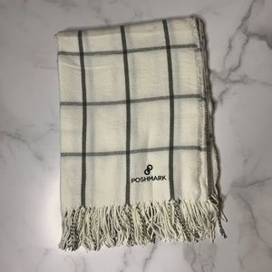 NEW Poshmark windowpane cozy fringe throw blanket